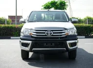 TOYOTA HILUX SR5 – BLACK 2025
