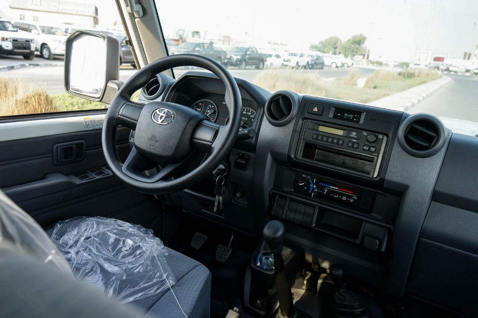 TOYOTA LC 79 – WHITE